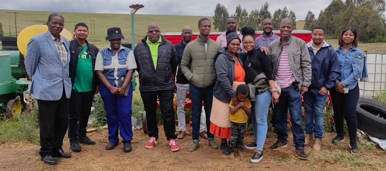 The team from the Agriculture and Agroprocessing Master Plan (AAMP), Transformation Review Committee (TRC) which includes DALRRD, Provincial Department of Agriculture and Milk SA conducting visits to developing farms within the dairy industry